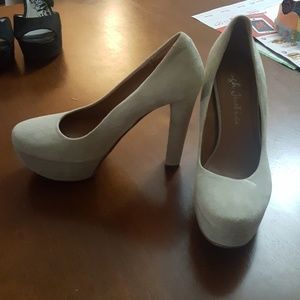 4in heels .. used .. barely worn